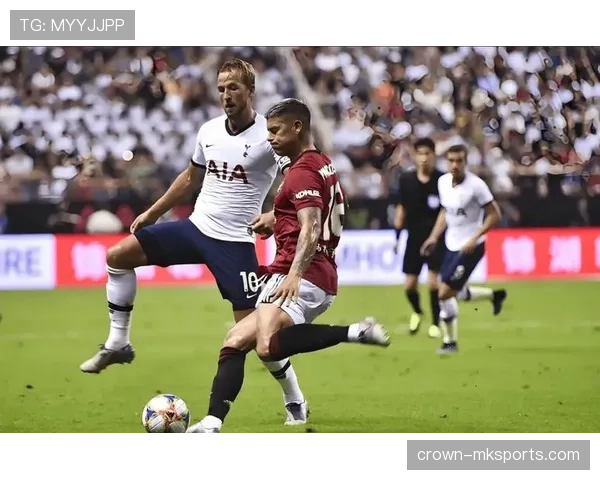 西布朗在英冠赛季表现稳健,成功锁定前六名资格,备受关注 西布朗在英冠赛季表现稳健,成功锁定前六名资格,备受关注