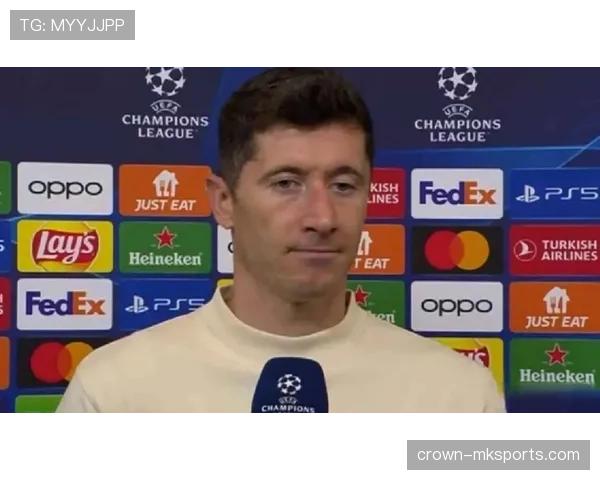 莱万与本泽马的金球奖之争:如何比较荣誉结构与时代印记 莱万与本泽马的金球奖之争:如何比较荣誉结构与时代印记